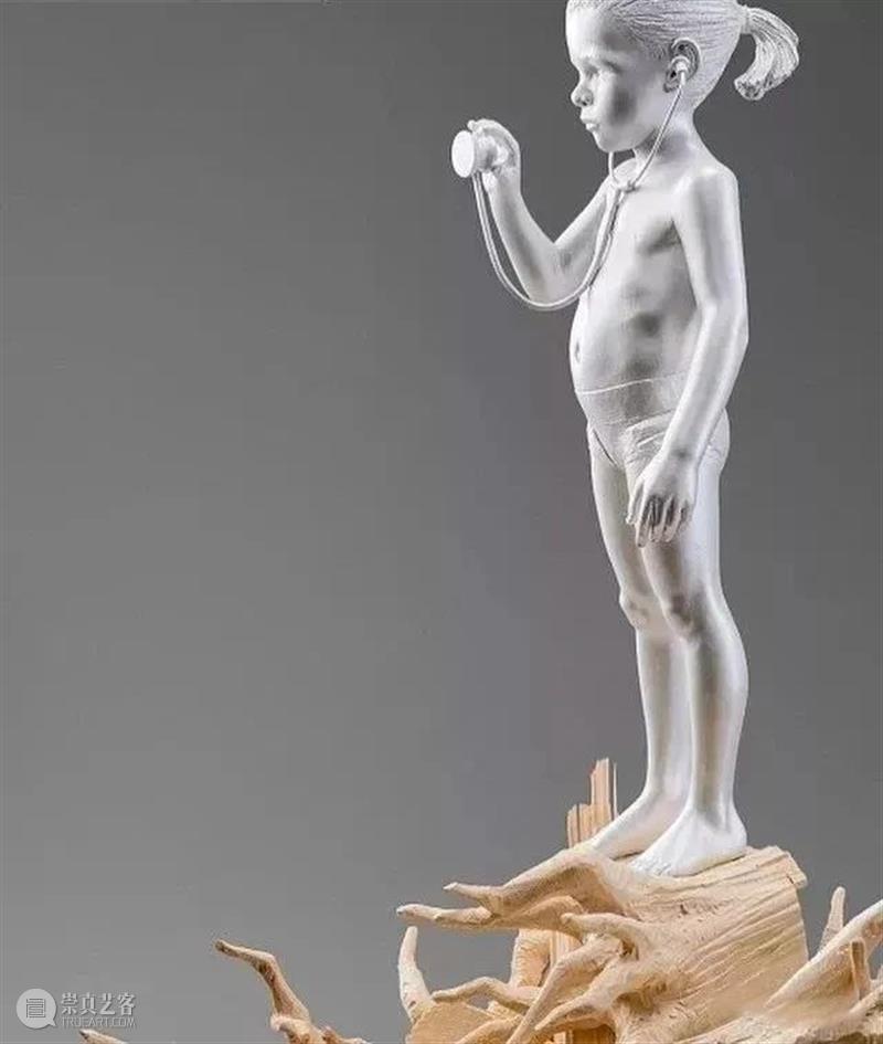 雕塑|这样的木雕作品以最出乎意料的方式将人物和事物融合在一起  中国舞台美术学会 作品 雕塑 木雕 方式 人物 事物 上方 中国舞台美术学会 右上 星标 崇真艺客
