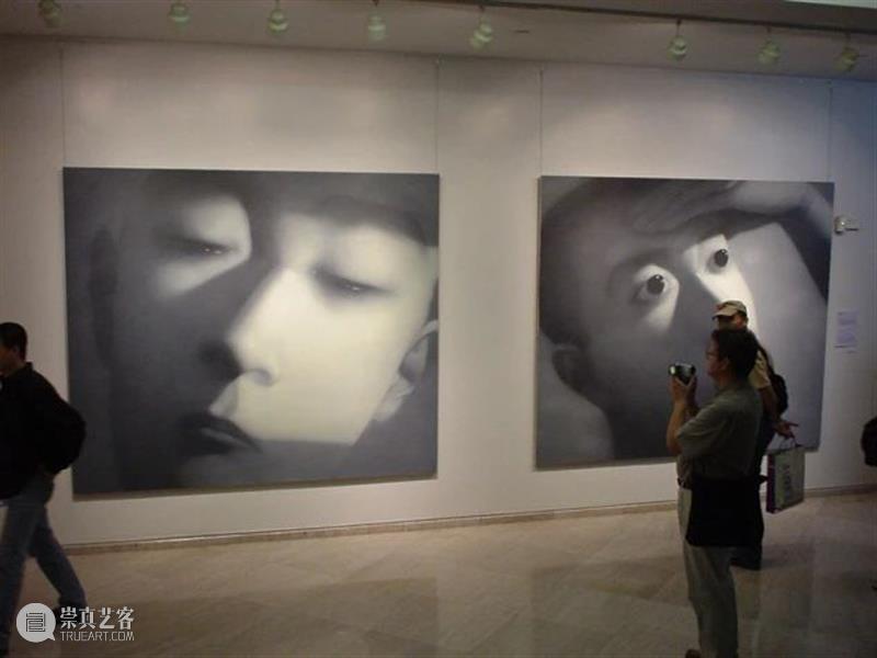 张晓刚:我与上海双年展差点擦肩而过…… 上海双年展 张晓刚 PSA 海浪 文献 作品展 艺术家 上双 故事 时代 崇真艺客