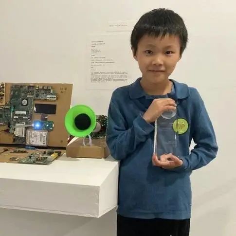 iSTART|不是“一群小艺术家”,而是六个观点迥异的少年 艺术家 少年 观点 圆桌 嘉宾们 标签 作品 目前 麓湖 A4美术馆 崇真艺客