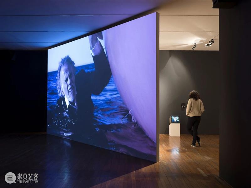 同行/我指着大海的方向 | 2020年杜尚奖提名Enrique Ramirez Ramirez 杜尚奖 大海 同行 方向 智利 艺术家 目前 工作 法国 崇真艺客