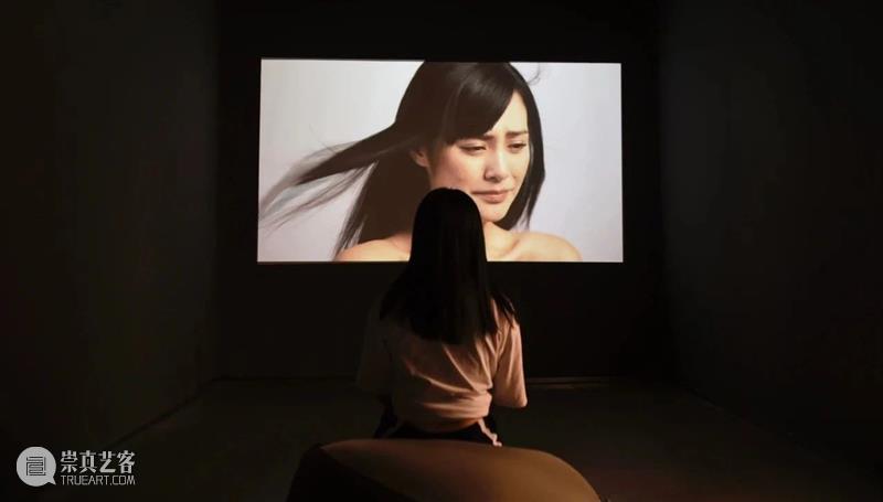 孙一钿,要加以颜色地以暴制暴 | “愿你生活甜如蜜” 孙一钿 生活 颜色 新生 艺术家 中央美术学院附中 中央美术学院油画系 油画 研究生 艺术 崇真艺客