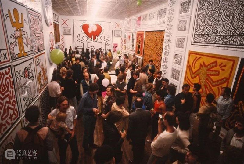 1982：涂鸦大师凯斯 · 哈林声名鹊起时 艺术财经 蘇富比 凯斯 哈林 大师 一段时间 成就 念头 脑子 Haring 绘画 系列 崇真艺客
