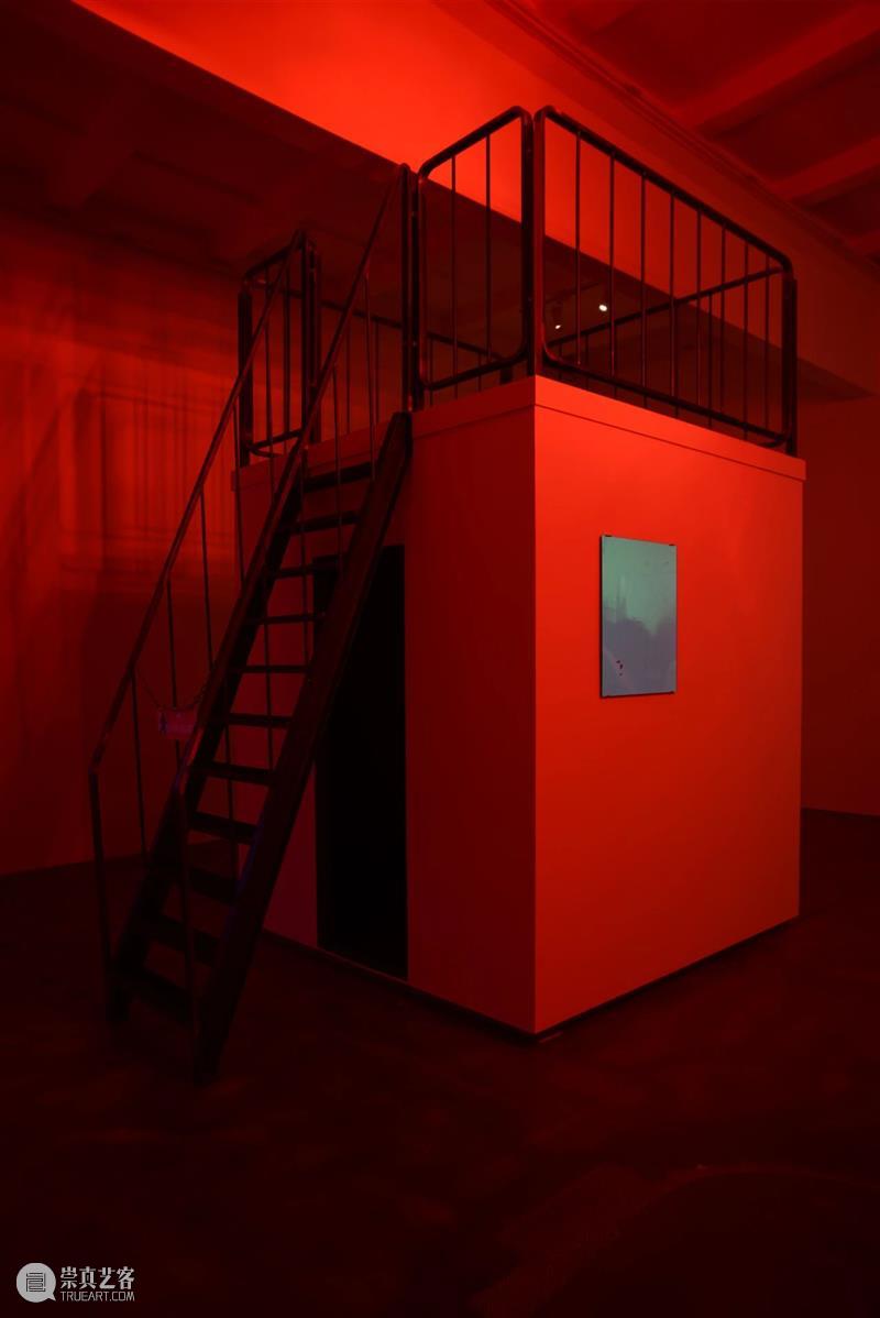 HOW 新展赠票福利|一起探索神秘“暗光” HOW 暗光 福利 海报 灵感 Oursler 元素 展期 艺术家 乌拉 崇真艺客