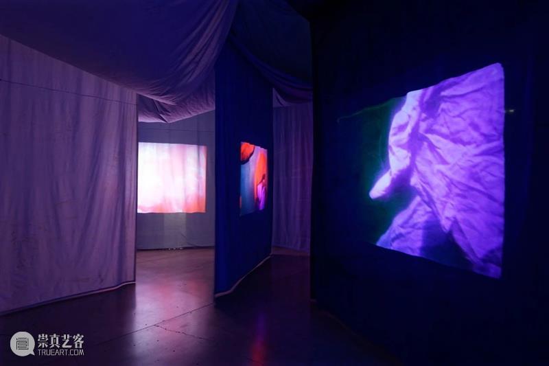 HOW 新展赠票福利|一起探索神秘“暗光” HOW 暗光 福利 海报 灵感 Oursler 元素 展期 艺术家 乌拉 崇真艺客