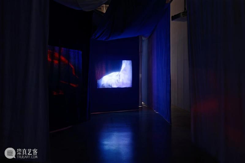 HOW 新展赠票福利｜一起探索神秘“暗光” HOW 暗光 福利 海报 灵感 Oursler 元素 展期 艺术家 乌拉 崇真艺客