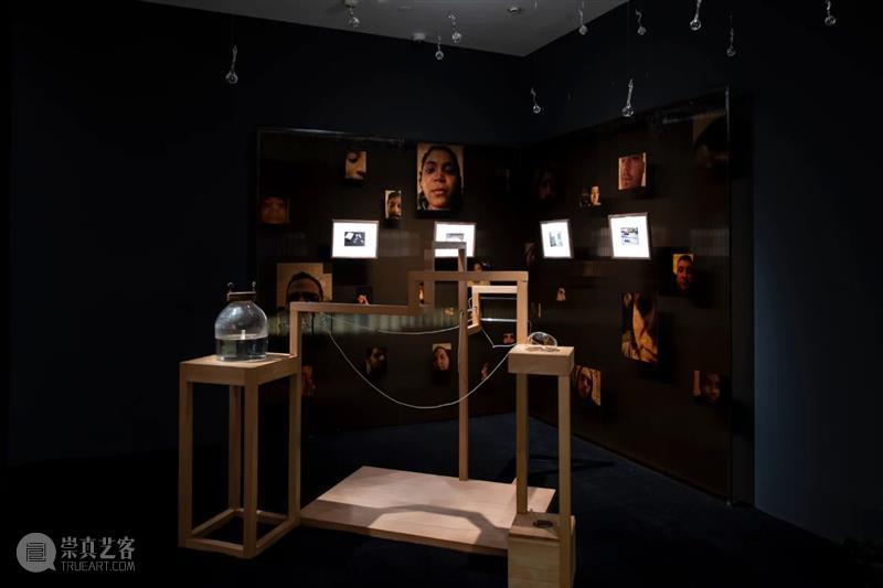 余德耀美术馆新展| 聚焦AI背后的语言逻辑 热点聚焦 余德耀美术馆 索菲亚 艾莉克莎 人工智能 上海余德耀美术馆 崇真艺客