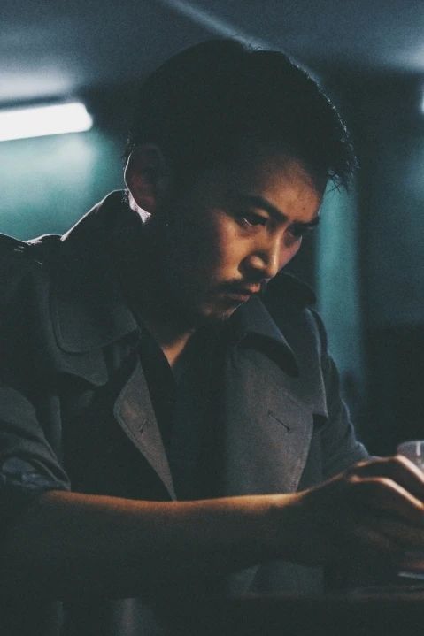 悬疑剧《深渊》幕后大揭秘！听主创聊“技术”和“艺术”的结合秘诀  上海话剧艺术中心 深渊 悬疑剧 技术 艺术 秘诀 幕后大揭秘 悬疑 话剧 豆瓣 评分 崇真艺客