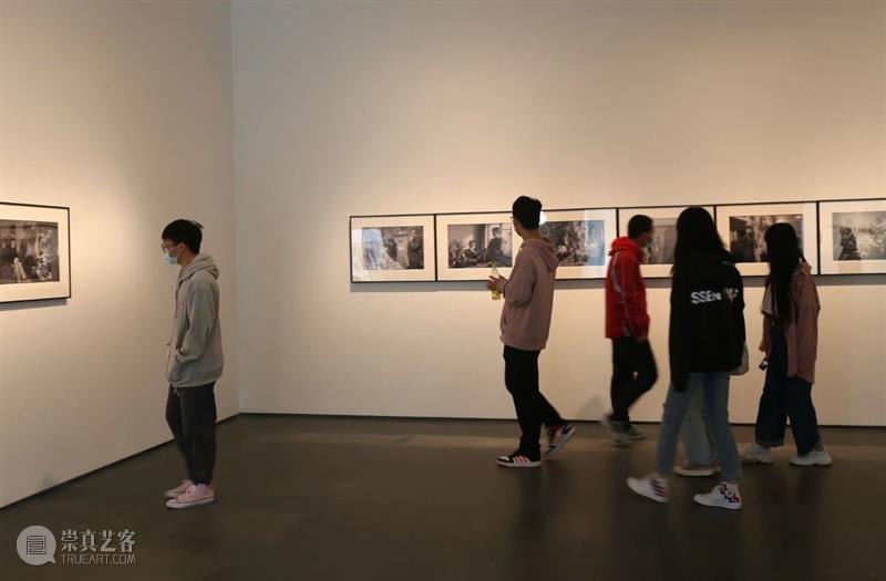 超级课堂 | 做好笔记，听鲁虹老师开课了  小合 课堂 鲁虹 老师 笔记 湖北美术学院美术学系 学子 合美术馆 楔子 傅中望 钟飙 崇真艺客