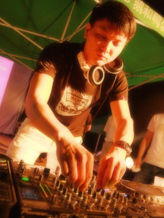11月15日邀你来「今日」，一起用电音PARTY与迪伦说再见  今日美术馆 电音 PARTY 迪伦 Music Dylan 活动 主题 Party 时间 地点 崇真艺客