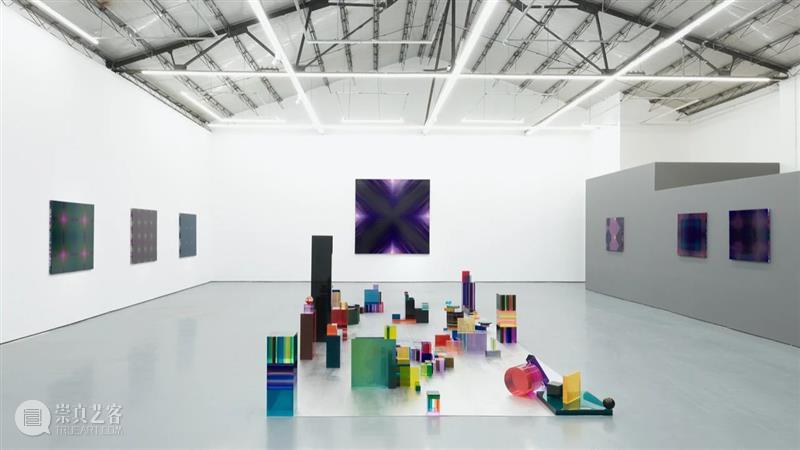 AIKE 现场｜王一个展《当明有暗，当暗有明》 王一 AIKE 现场 AIKE荣幸 个展 装置 作品 柱场 域内 几何 崇真艺客
