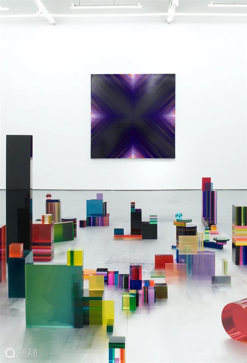 AIKE 现场｜王一个展《当明有暗，当暗有明》 王一 AIKE 现场 AIKE荣幸 个展 装置 作品 柱场 域内 几何 崇真艺客