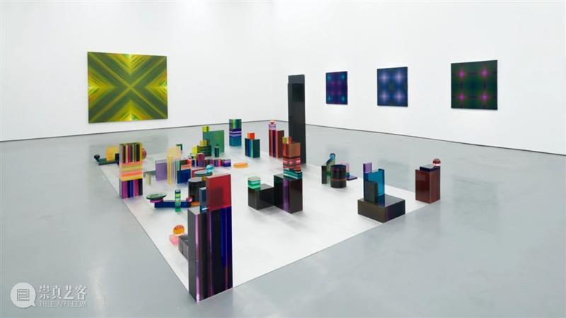 AIKE 现场｜王一个展《当明有暗，当暗有明》 王一 AIKE 现场 AIKE荣幸 个展 装置 作品 柱场 域内 几何 崇真艺客