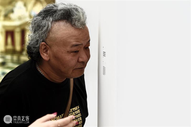 琴嘎，本土与国际的现实错位 | “愿你生活甜如蜜” 琴嘎 现实 本土 生活 国际 艺术家 空间 创始人 内蒙古 中央美术学院附中 崇真艺客