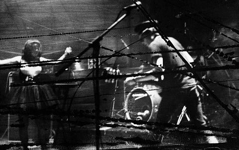 拍五条人的艺术家来开暗房课啦！｜集美·阿尔勒国际摄影季游学 集美 阿尔勒 国际 摄影季 艺术家 暗房 五条人 厦门 气候 三影堂 崇真艺客