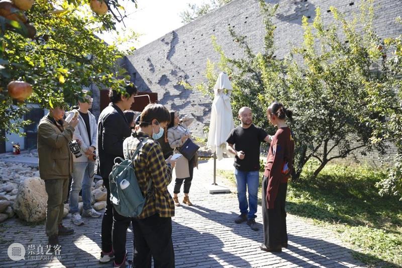 拍五条人的艺术家来开暗房课啦！｜集美·阿尔勒国际摄影季游学 集美 阿尔勒 国际 摄影季 艺术家 暗房 五条人 厦门 气候 三影堂 崇真艺客