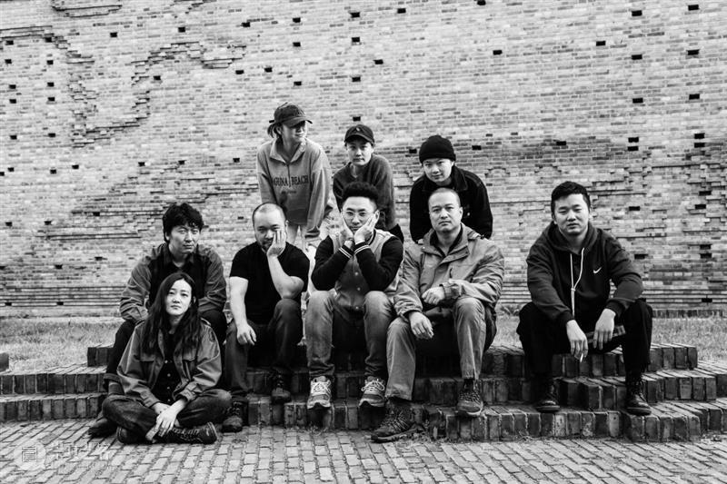 拍五条人的艺术家来开暗房课啦！｜集美·阿尔勒国际摄影季游学 集美 阿尔勒 国际 摄影季 艺术家 暗房 五条人 厦门 气候 三影堂 崇真艺客