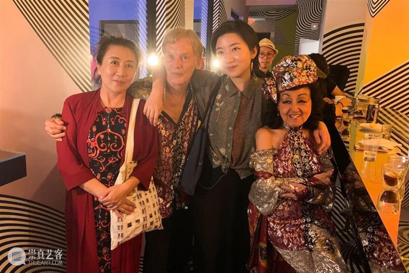 93岁华裔艳舞女郎,跳遍了美国的夜总会 美国 艳舞 夜总会 华裔 女郎 旧金山唐人街 华人 舞者 其中 明星 崇真艺客