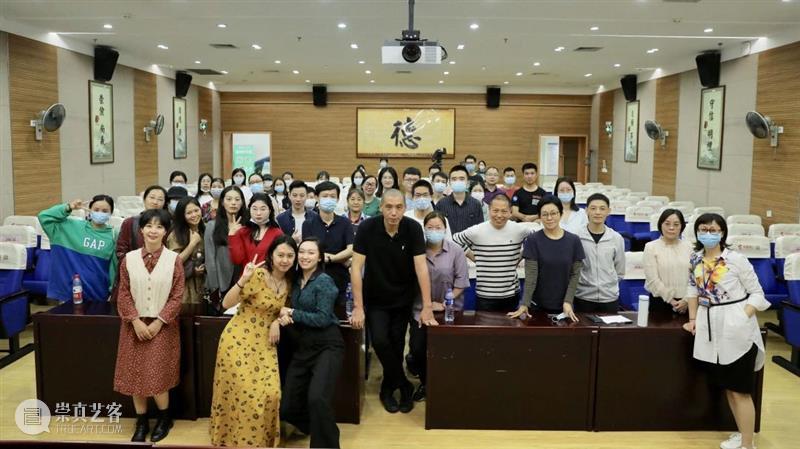 讲座回顾|“对话”摄影大师 罗伯特·弗兰克 讲座 大师 罗伯特·弗兰克 集美 阿尔勒 摄影季 厦门站 信息 厦门市图书馆 嘉宾 崇真艺客
