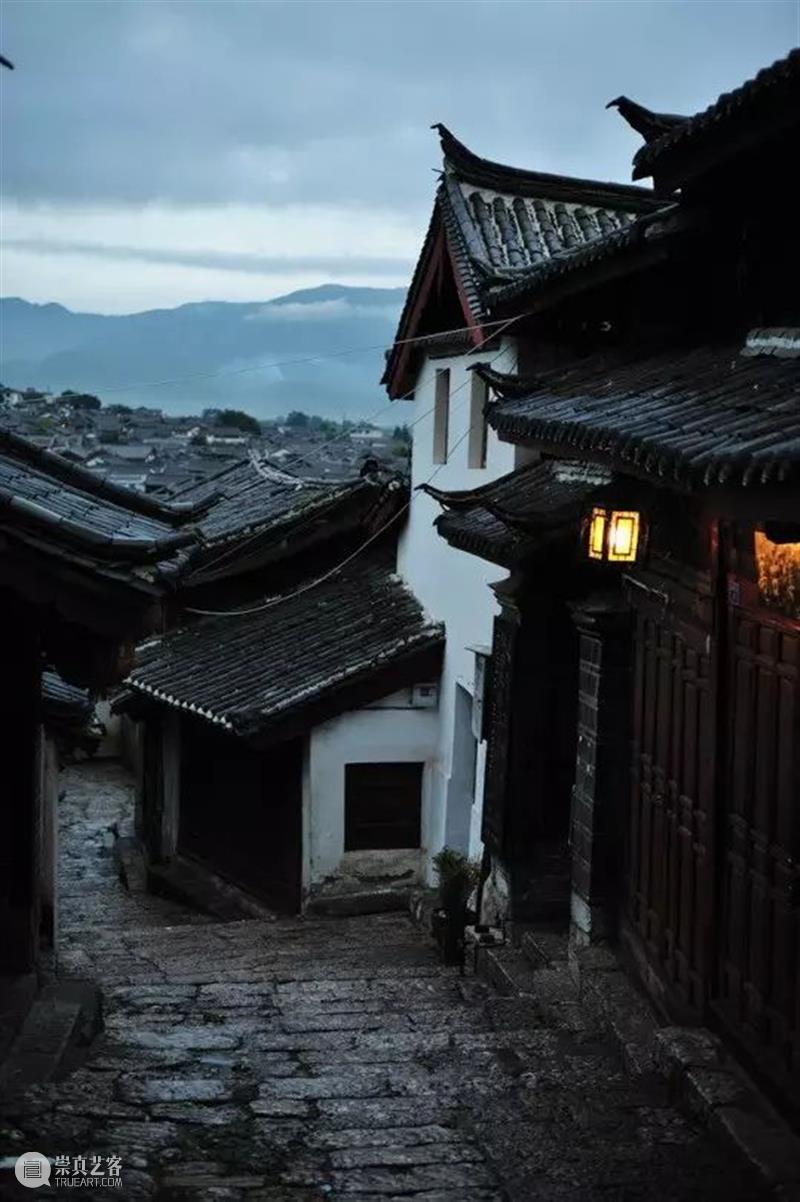 建筑丨站在屋顶看中国，真美！ 屋顶 中国 建筑 上方 中国舞台美术学会 右上 星标 本文 国学 精粹 崇真艺客
