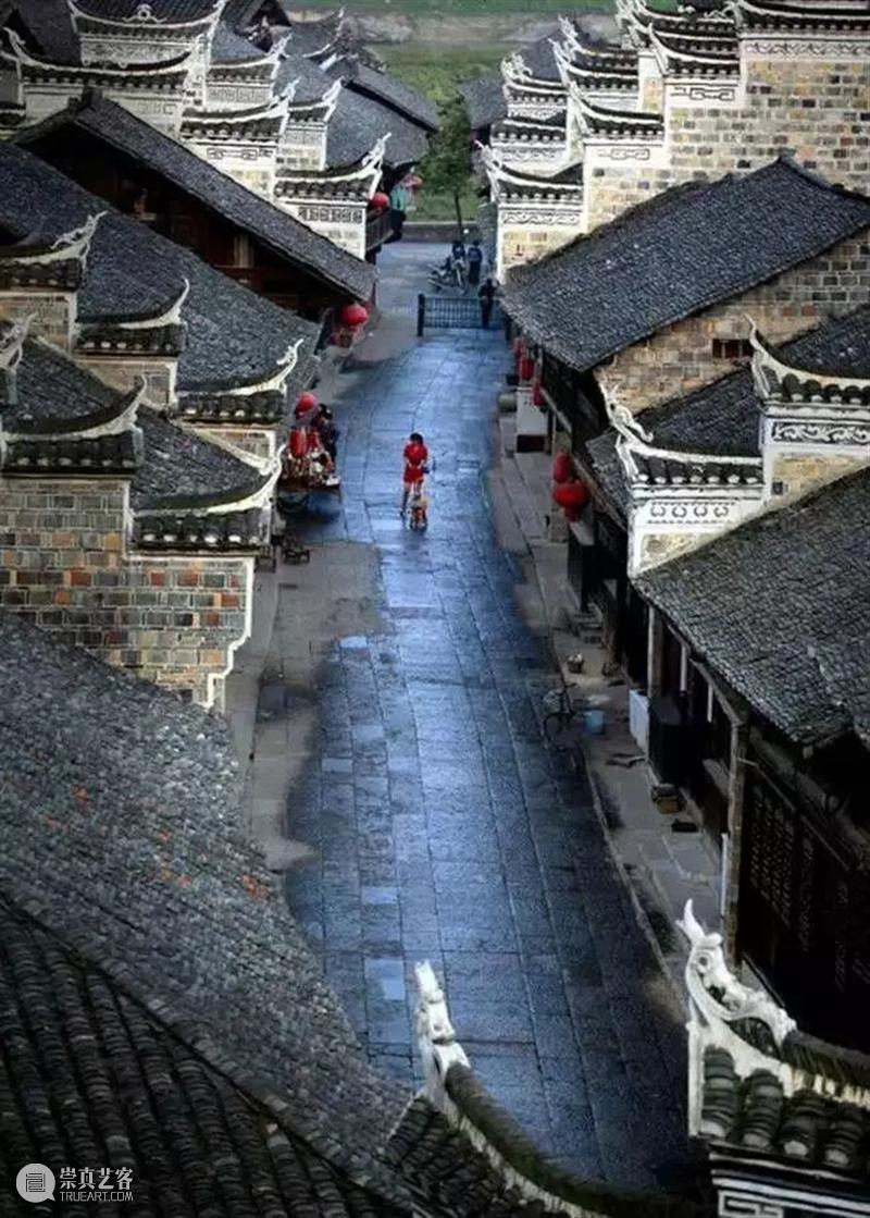 建筑丨站在屋顶看中国，真美！ 屋顶 中国 建筑 上方 中国舞台美术学会 右上 星标 本文 国学 精粹 崇真艺客