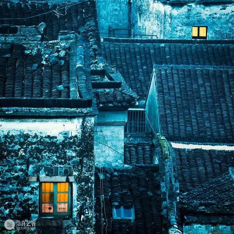 建筑丨站在屋顶看中国，真美！ 屋顶 中国 建筑 上方 中国舞台美术学会 右上 星标 本文 国学 精粹 崇真艺客