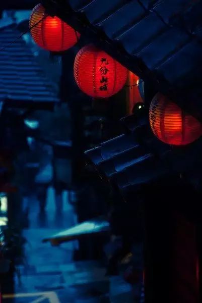 建筑丨站在屋顶看中国，真美！ 屋顶 中国 建筑 上方 中国舞台美术学会 右上 星标 本文 国学 精粹 崇真艺客