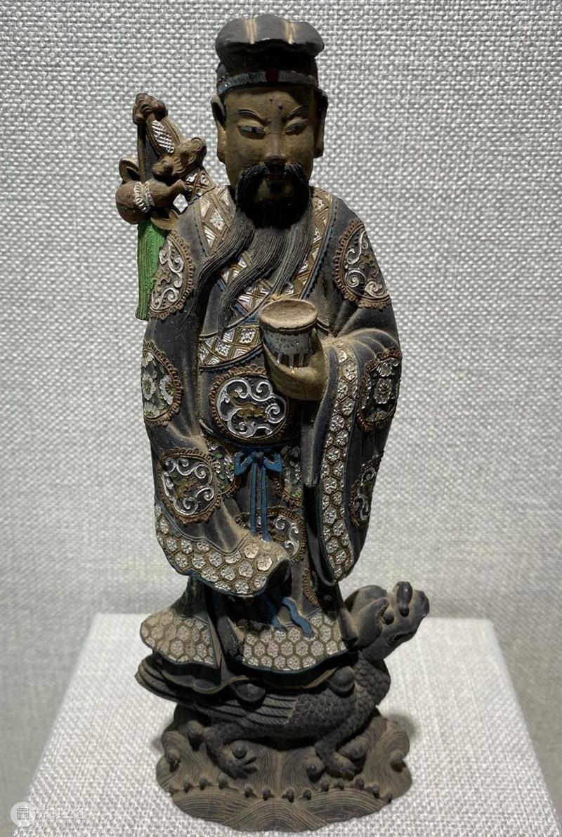 走!去虹桥机场品“乌金千秋照——徽墨专题展” 乌金 千秋 徽墨 专题展 虹桥机场 乌金千秋照——徽墨专题展 别后 徐汇艺术馆 期间 中国文化和旅游部 崇真艺客