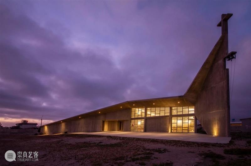 倾斜平面，智利海角天主教堂 / Domenico Albasini Santander - MJA Arquitectura 智利 平面 海角 天主教堂 Tomás Villegas 天主教教堂 科金博 地区 阿塔卡马沙漠 崇真艺客