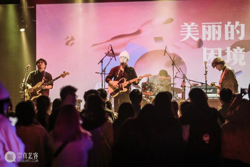 艺赏| 跟着这辆绿巴士,乘着海风去远方 巴士 艺赏 海风 南山 音乐会 海上世界 音乐 乐队 主唱 廖大 崇真艺客
