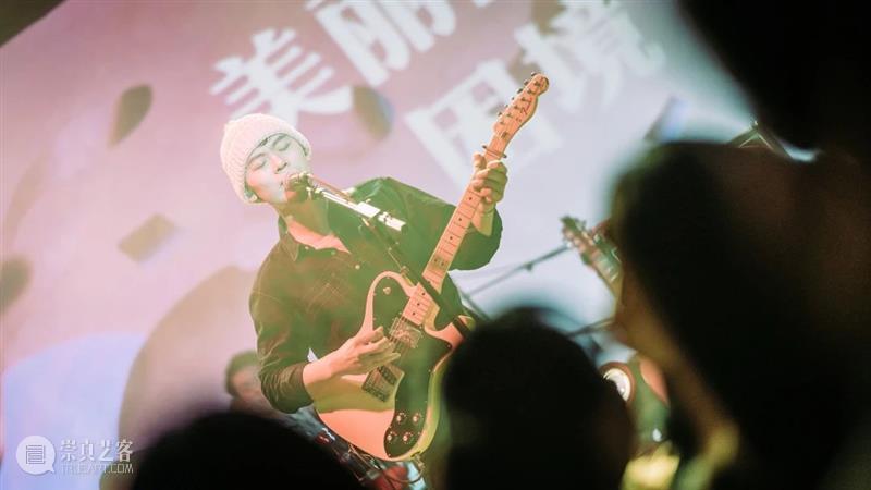 艺赏| 跟着这辆绿巴士，乘着海风去远方 巴士 艺赏 海风 南山 音乐会 海上世界 音乐 乐队 主唱 廖大 崇真艺客