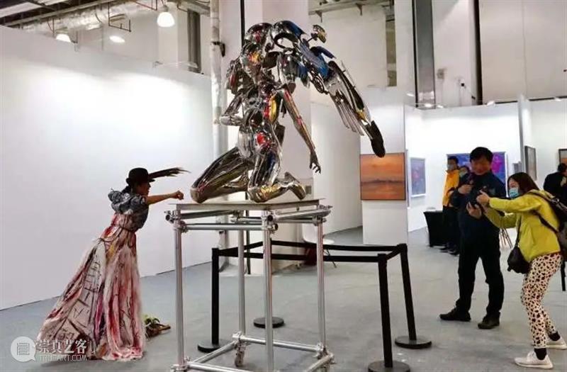 赶本年度最后一场艺术盛典，2020（第24届）上海艺博会藏家预展今晚揭幕！ 艺术 盛典 上海艺博会藏家预展 盛会 上海艺博会 上海文化发展基金会 上海艺博会国际展览有限公司 上海艺术博览会藏家 现场 人潮 崇真艺客