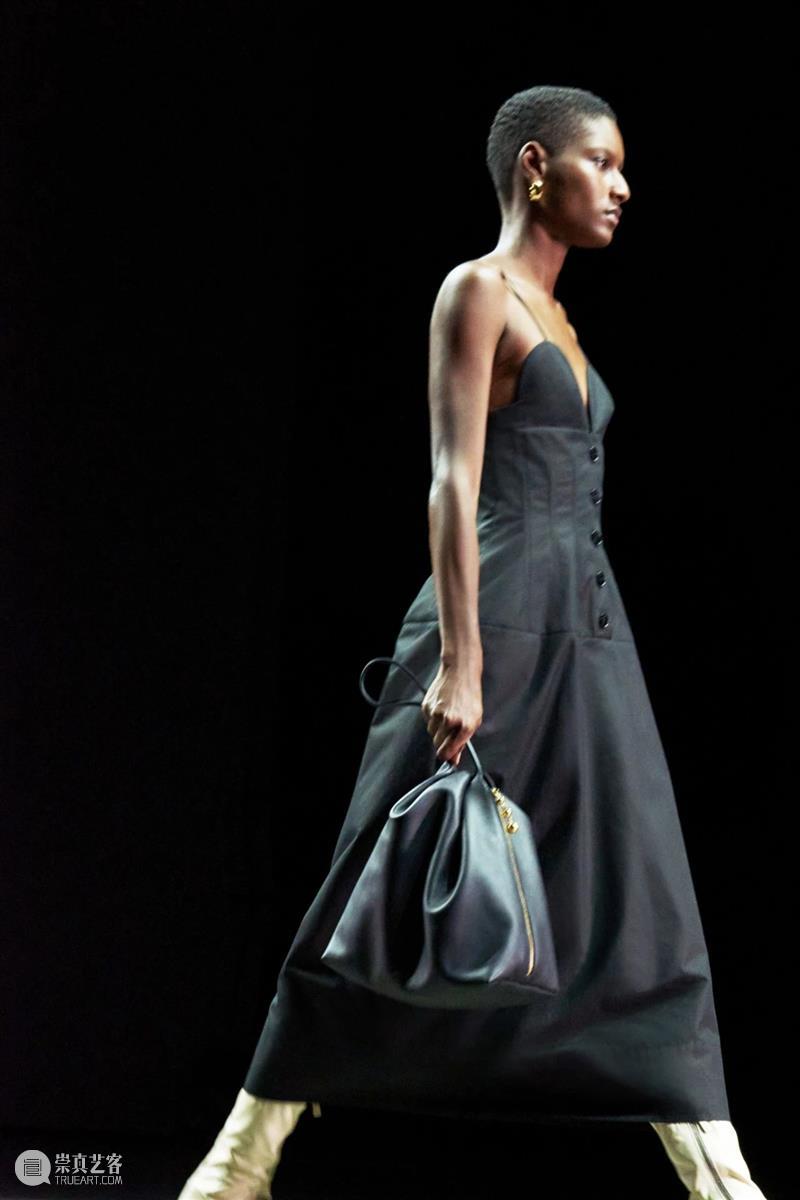 【IFA-时尚资讯】Jil Sander |浑然天成的平衡极简 Sander 极简 IFA 资讯 时尚 规则 德国 汉堡 纺织品 工程学 崇真艺客
