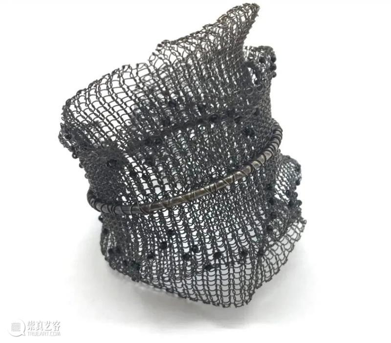 【IFA-艺术赏析】当代首饰与身体的对话融合丨Contemporary Jewellery  郑禹舟 首饰 艺术 身体 IFA Jewellery Colley 英国 珠宝 设计师 食物 崇真艺客