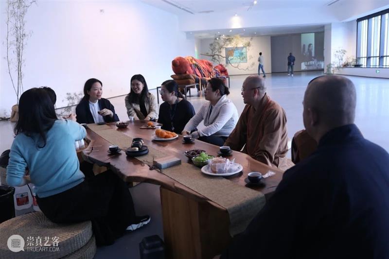 正在展出 | 胡军军：我向往的是“天心月圆，华枝春满” 胡军军 天心月圆 华枝春 宝龙 文化 厦门 宝龙艺术中心 涅槃 公众 色彩 崇真艺客