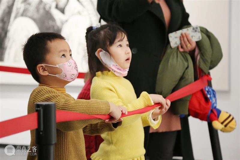 公共教育|西安市灞桥区爱上幼儿园参观王西京2020艺术展 王西京 艺术展 西安市灞桥区爱上幼儿园 先生 中外 现实主义 人物画 中国 画坛 时代 崇真艺客