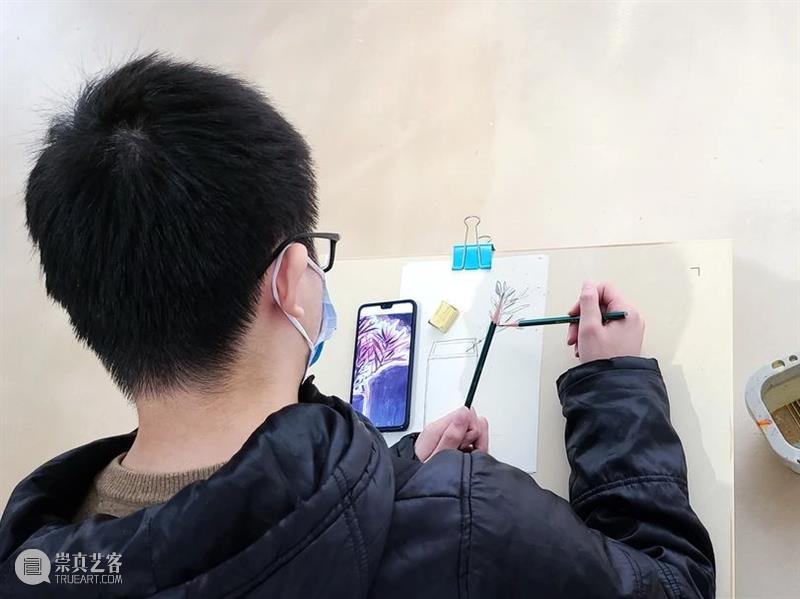 LCAM绘画临摹功能今日开启 功能 绘画 LCAM 临港 当代美术馆 美育 板块 现场 美术馆 画板 崇真艺客