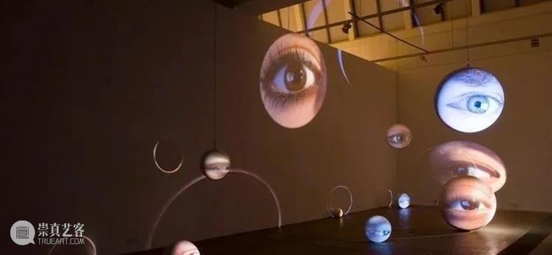 分享丨分割、变形的人脸，让他的多媒体作品独树一帜 多媒体 作品 人脸 Oursler 英国 摇滚 歌手 Bowie 大卫·鲍伊 歌曲 崇真艺客