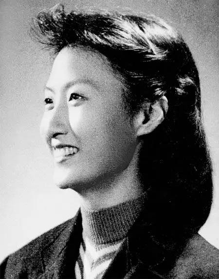 永远的“甜姐儿”黄宗英去世 黄宗英 甜姐儿 上海作家协会 负责人 艺术家 作家 享年 一生 戏剧 电影 崇真艺客