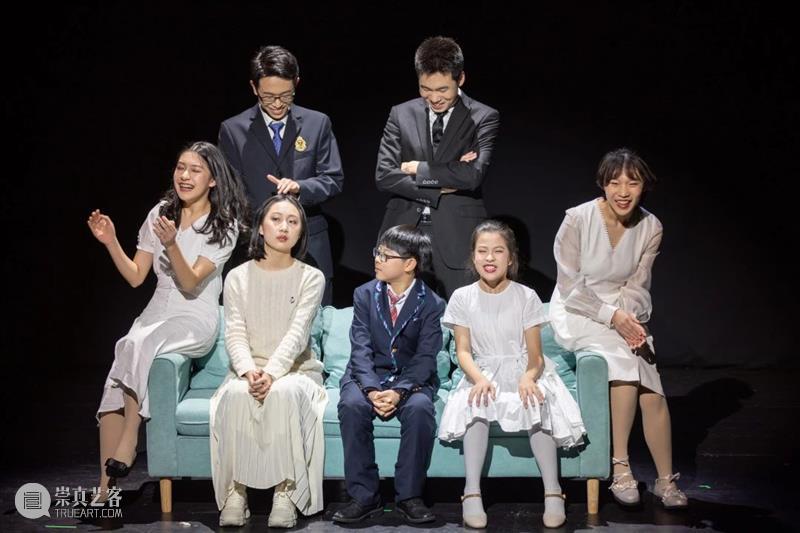 第二届上海市中小学生戏剧节昨晚闭幕 戏剧节 上海市 中小学生 上海话剧艺术中心 三楼 戏剧 沙龙 主题 背景板 演技 崇真艺客