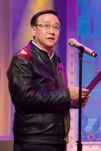 第二届上海市中小学生戏剧节昨晚闭幕 戏剧节 上海市 中小学生 上海话剧艺术中心 三楼 戏剧 沙龙 主题 背景板 演技 崇真艺客