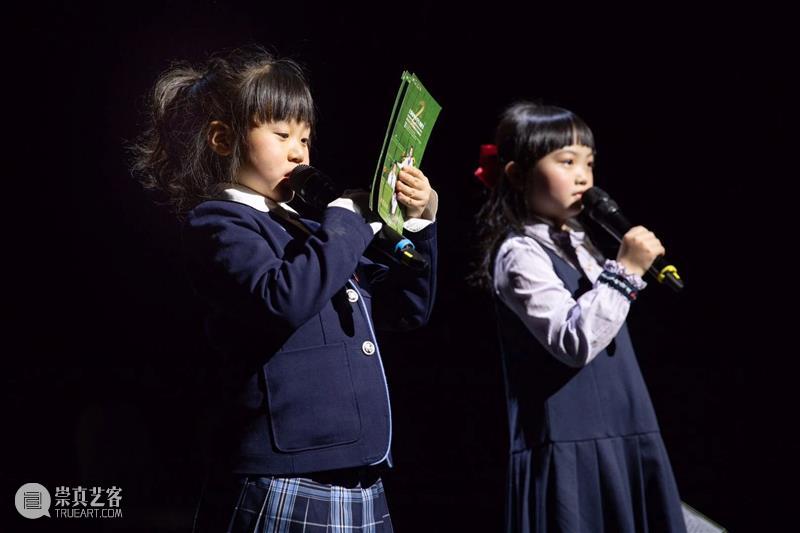 第二届上海市中小学生戏剧节昨晚闭幕 戏剧节 上海市 中小学生 上海话剧艺术中心 三楼 戏剧 沙龙 主题 背景板 演技 崇真艺客