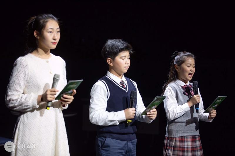 第二届上海市中小学生戏剧节昨晚闭幕 戏剧节 上海市 中小学生 上海话剧艺术中心 三楼 戏剧 沙龙 主题 背景板 演技 崇真艺客