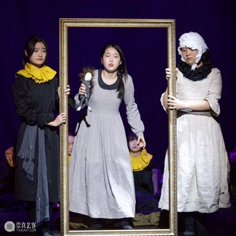 第二届上海市中小学生戏剧节昨晚闭幕 戏剧节 上海市 中小学生 上海话剧艺术中心 三楼 戏剧 沙龙 主题 背景板 演技 崇真艺客