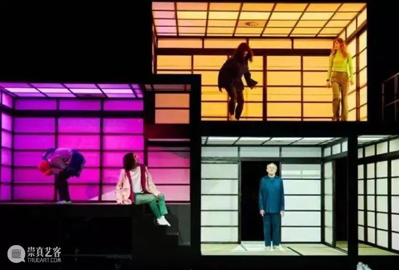 剧看世界|他眼中的“蛰居族”、“临时工”和“日本年轻人” 日本 年轻人 临时工 蛰居族 眼中 Okada冈田利规 作家 戏剧 导演 剧作家 崇真艺客
