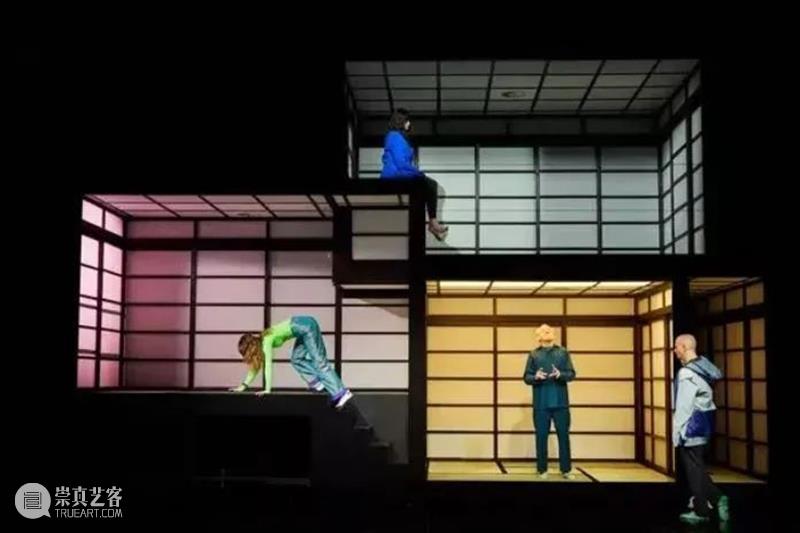剧看世界|他眼中的“蛰居族”、“临时工”和“日本年轻人” 日本 年轻人 临时工 蛰居族 眼中 Okada冈田利规 作家 戏剧 导演 剧作家 崇真艺客