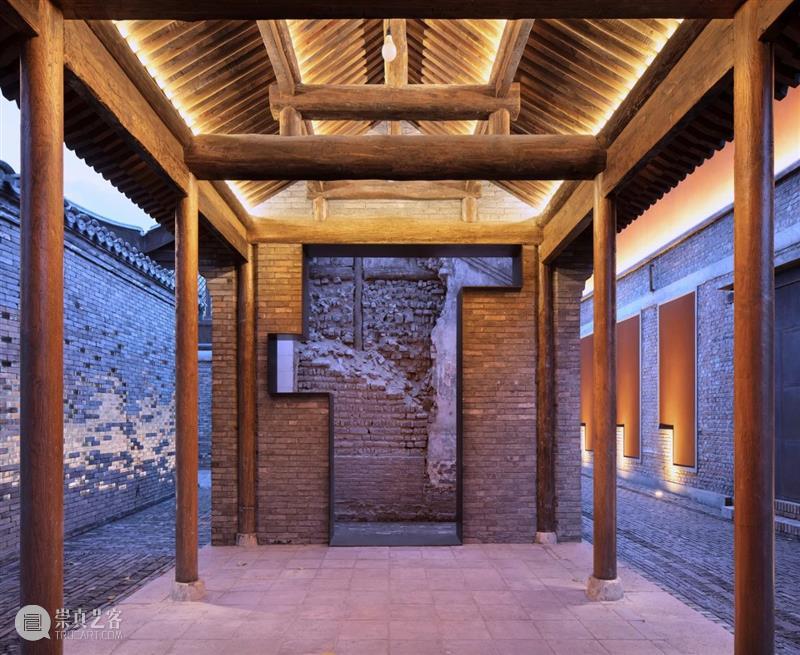 北京青云胡同戏剧天地，玻璃砖与残墙对话 / 原地建筑 青云胡同 原地 建筑 玻璃砖 戏剧 北京 天地 城市 空间 灵魂 崇真艺客