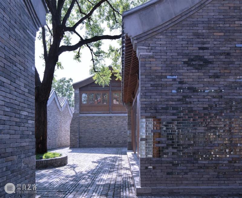 北京青云胡同戏剧天地，玻璃砖与残墙对话 / 原地建筑 青云胡同 原地 建筑 玻璃砖 戏剧 北京 天地 城市 空间 灵魂 崇真艺客