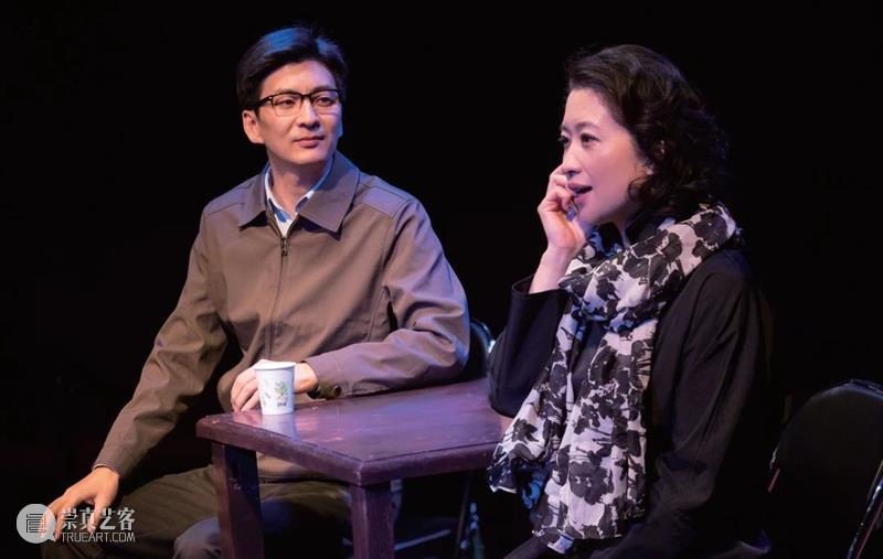 悦读|《房间》孵化后——是女性，但不止于女性 房间 女性 上海话剧艺术中心 内刊 话剧 杂志 封面 闫雨童 陈天然 故事 崇真艺客