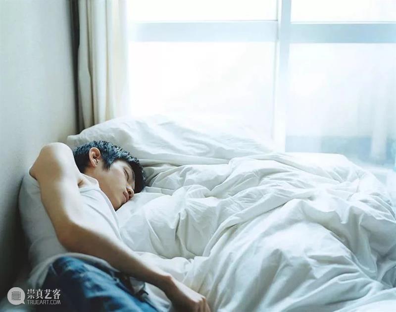 山本耀司“最爱”的摄影师,他花一年时间为男友拍下264张照片,甜到发腻的“美少年之恋”! 山本耀司 照片 时间 男友 摄影师 美少年之恋 本文 日本 小站 japandesign 崇真艺客
