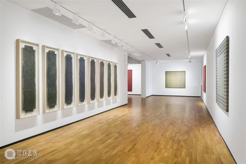 LONG公告 | 丁乙大型个展“十字体”延长展期至明年2月28日 丁乙 个展 十字体 LONG 公告 展期 龙美术馆 重庆馆 策展人 艺术史 崇真艺客
